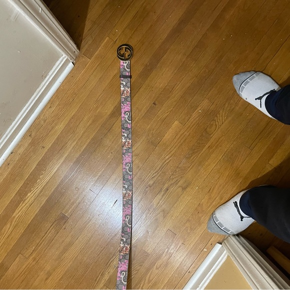 Like new Gucci belt - Picture 3 of 3